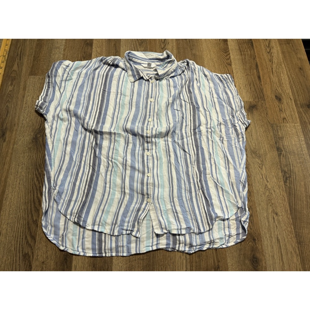 Time and Tru Shirts Women Size L Blue Button Down Short Sleeve Viscose Striped
